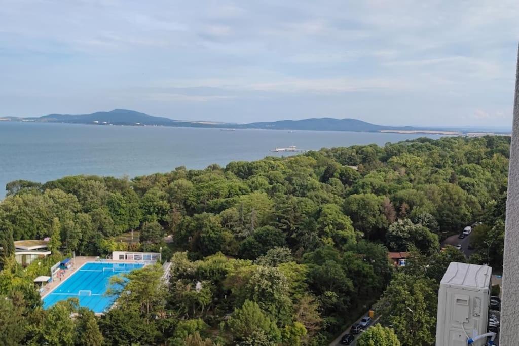 Апартаменты Sea View Flora Бургас Экстерьер фото